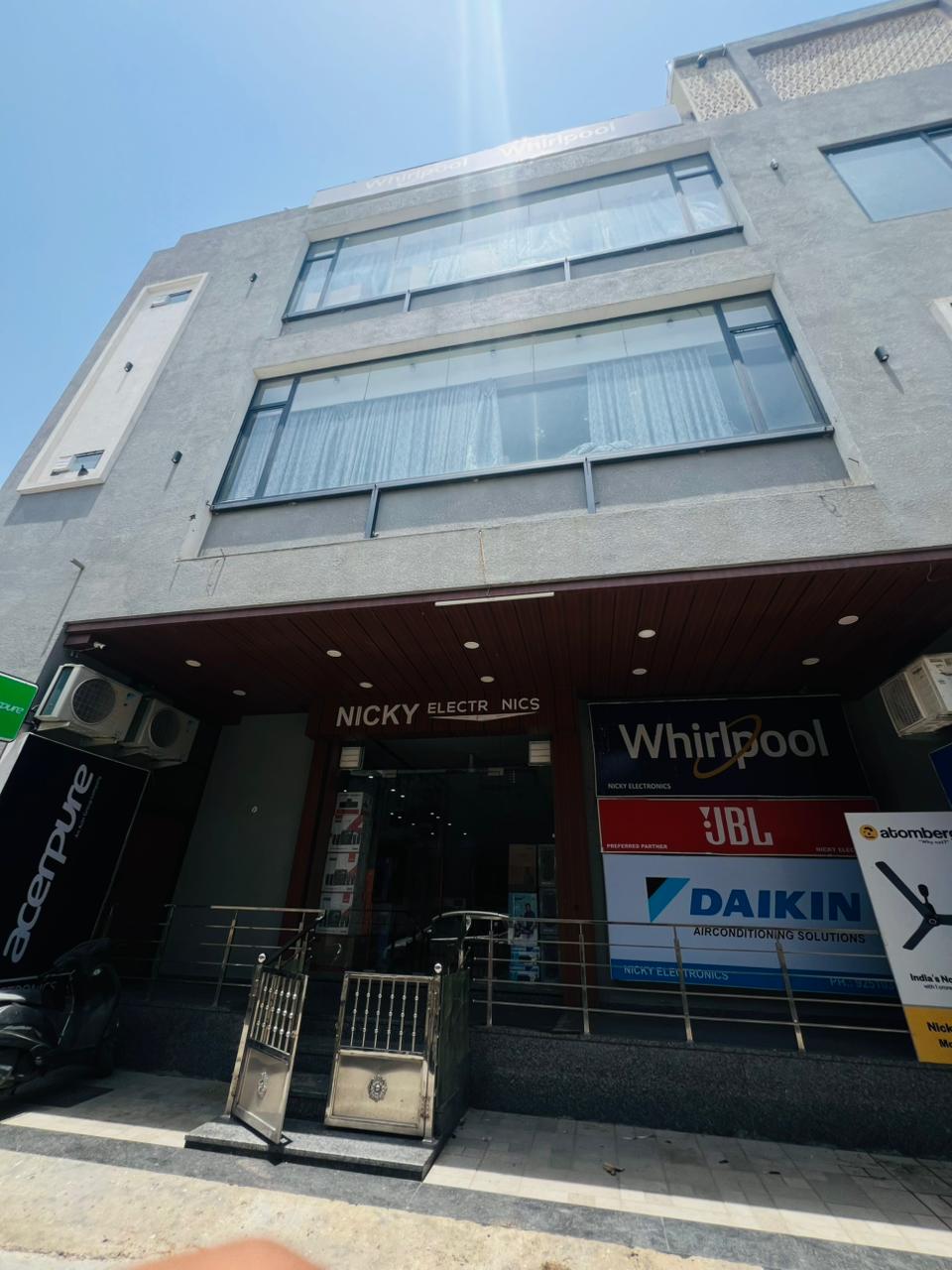 Nicky Electronics Showroom